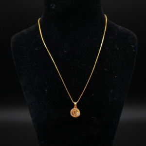 chaina with pendant
